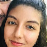 Estudiante de segundo año de economía imparte clase de matemáticas